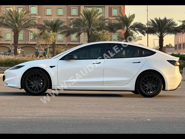 2024 تيسلا 3موديل