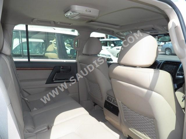 2015 Toyota Land Cruiser GXR