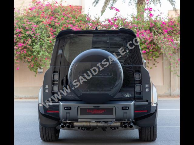 2023 لاند روفر ديفيندر إصدار كارباثيان