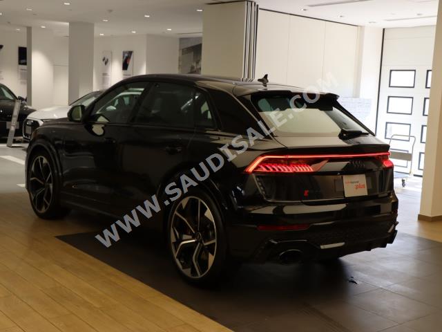 2022 اودي ار اس كيو 8