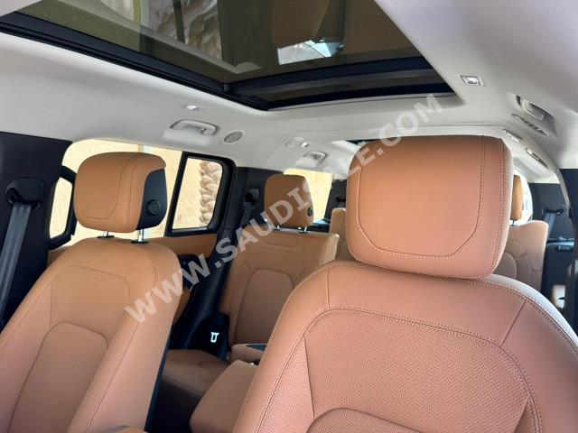 2023 لاند روفر ديفيندر 130