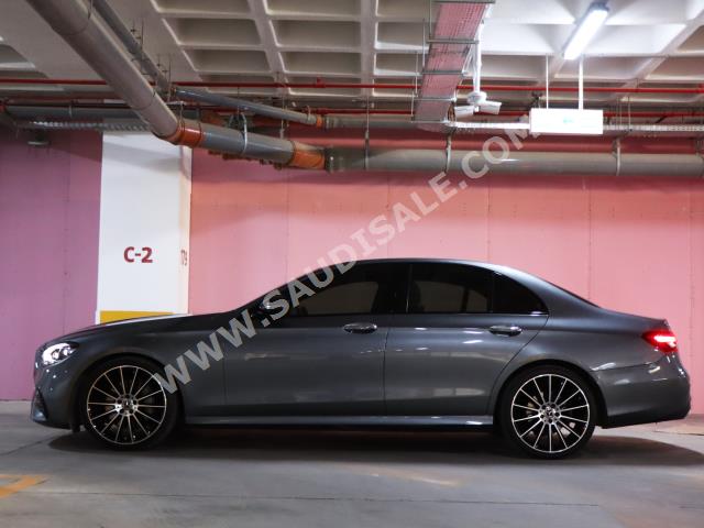 2021 مرسيدس - بنز إي 300