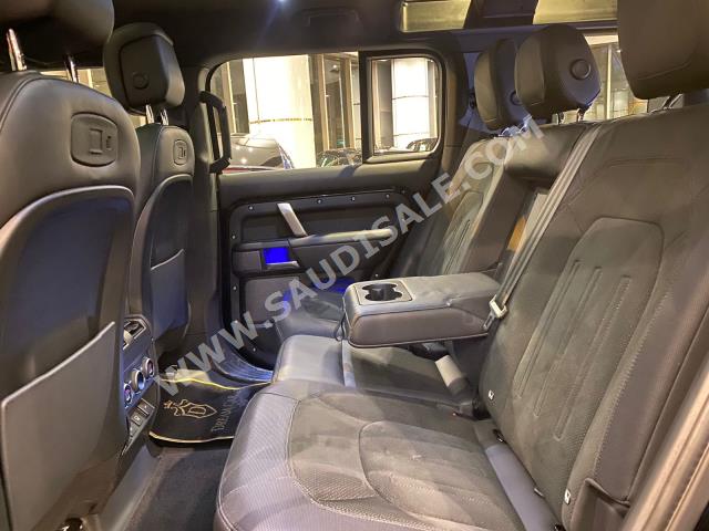 2022 لاند روفر ديفيندر