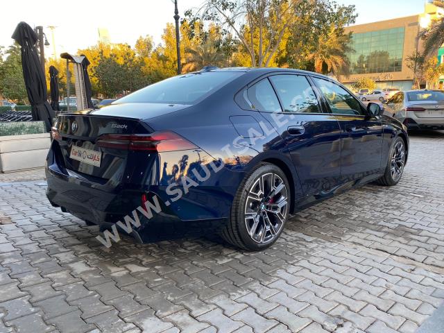 2024 بي ام دبليو الفئة الخامسة 520 أي