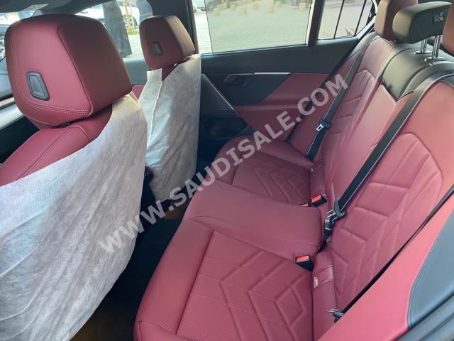 2024 بي ام دبليو الفئة الخامسة 520 أي