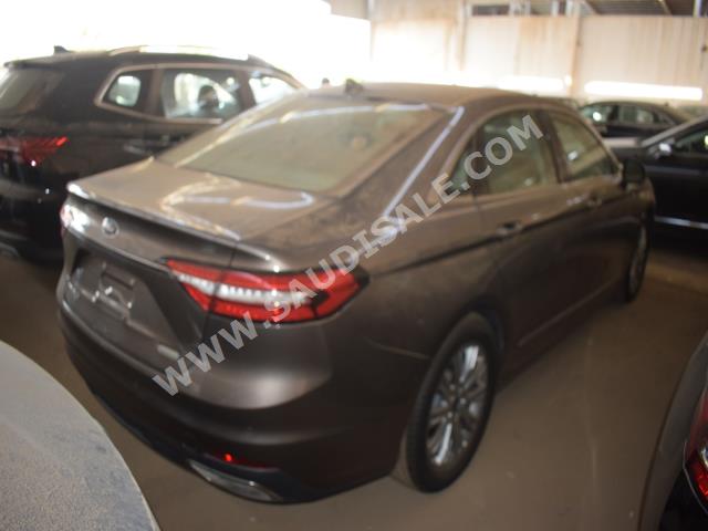 2020 Ford Taurus