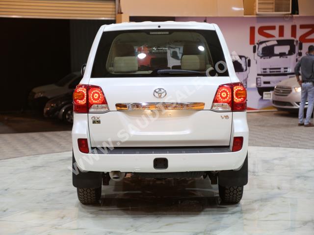 2015 تويوتا لاند كروزر جي اكس