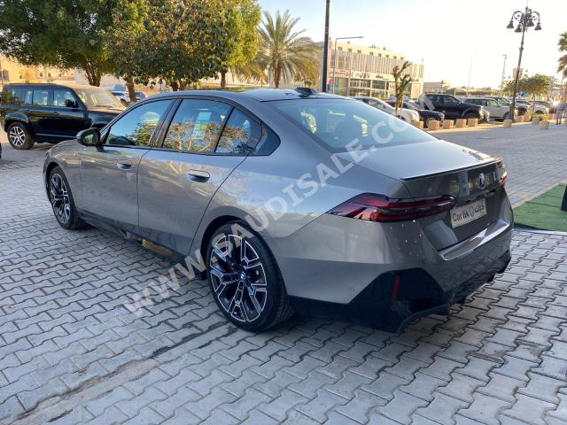 2024 بي ام دبليو الفئة الخامسة 520 أي