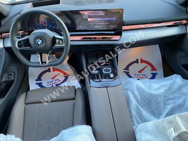 2024 بي ام دبليو الفئة الخامسة 520 أي