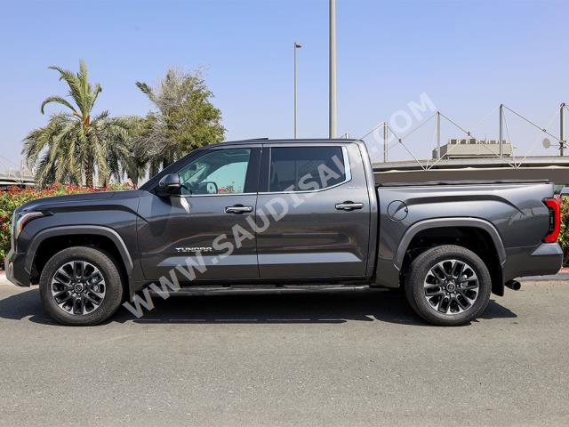 2023 Toyota Tundra crewmax limited