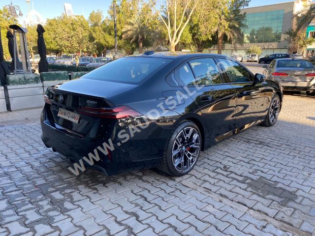 2024 بي ام دبليو الفئة الخامسة 520 أي