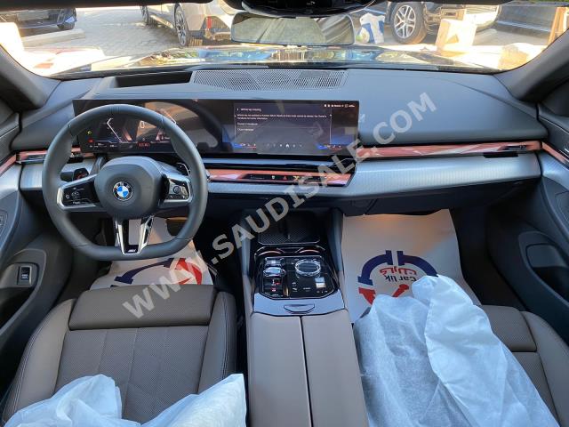 2024 بي ام دبليو الفئة الخامسة 520 أي