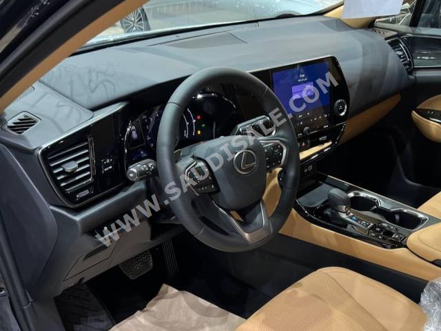 2024 لكزس إن إكس 350