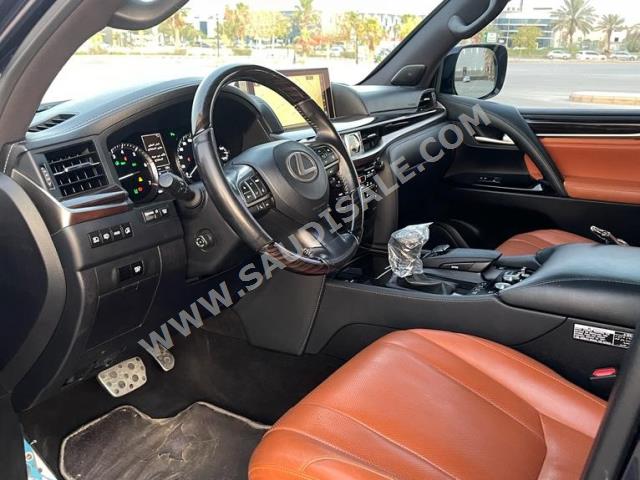 2019 لكزس إل إكس 570