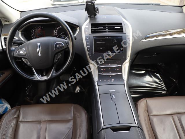 2016 لنكولن ام كي زد