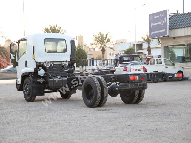 2016 ايسوزو دينا