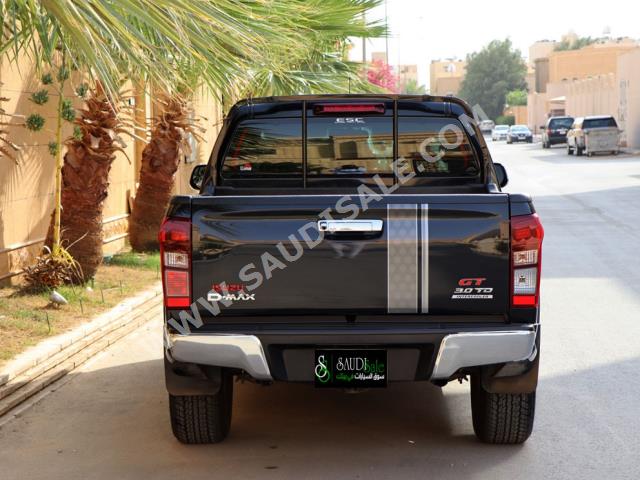2020 ايسوزو بيكب غمارتين