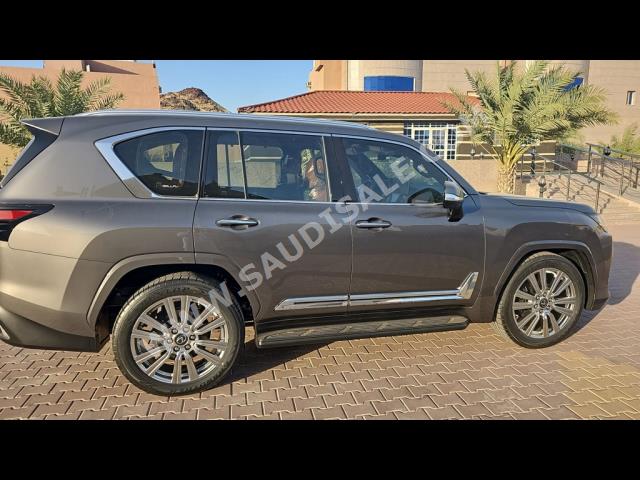 2023 لكزس إل إكس 600 في أي بي