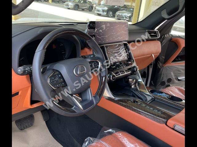 2023 لكزس إل إكس 600 في أي بي