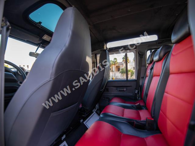 2016 لاند روفر ديفيندر