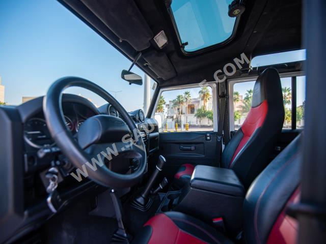 2016 لاند روفر ديفيندر