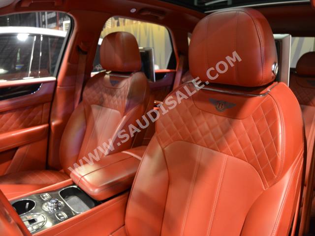 2017 بنتلي بنتايجا