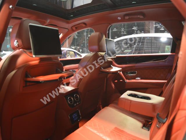 2017 بنتلي بنتايجا