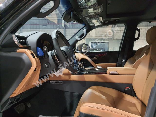 2023 لكزس إل إكس 600