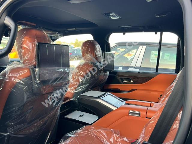 2023 لكزس إل إكس 600 في أي بي