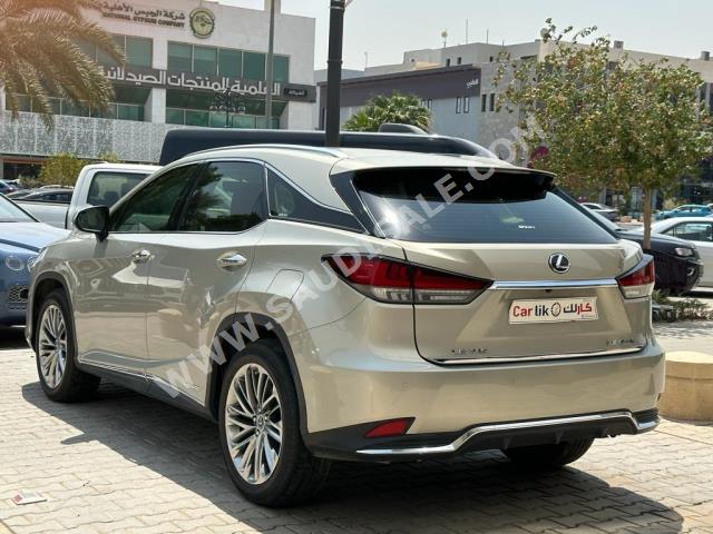 2022 لكزس أر إكس 450إتش