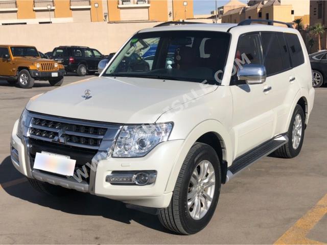 2016 متسوبيشي باجيرو