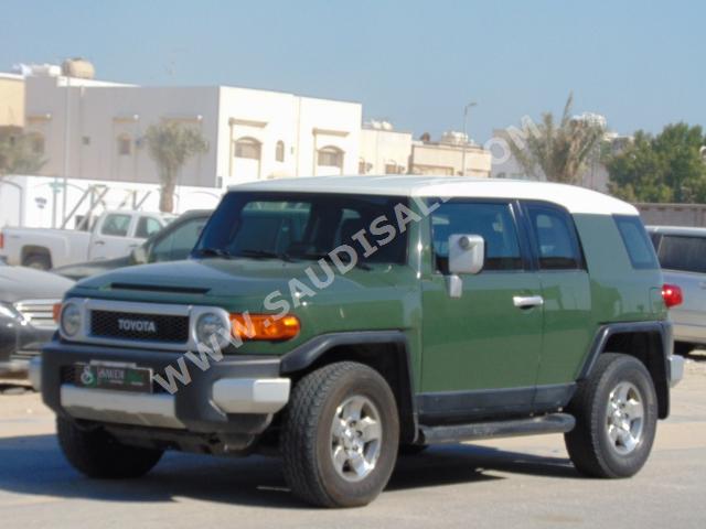2010 تويوتا اف جي كروزر 1