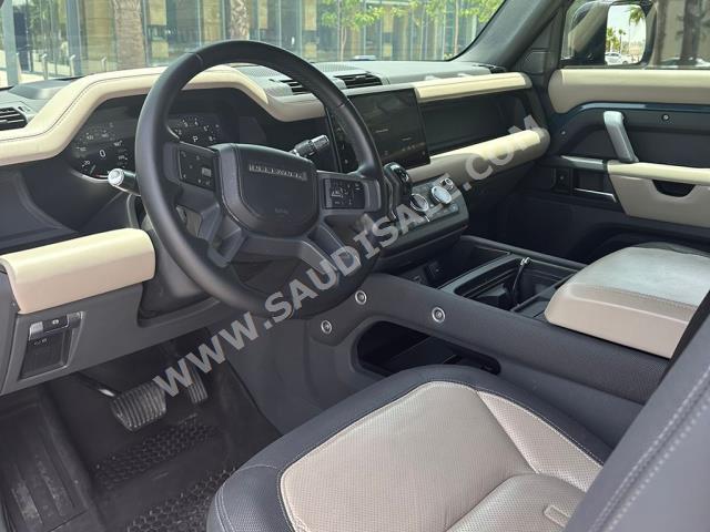 2022 لاند روفر ديفيندر اكس داينمك