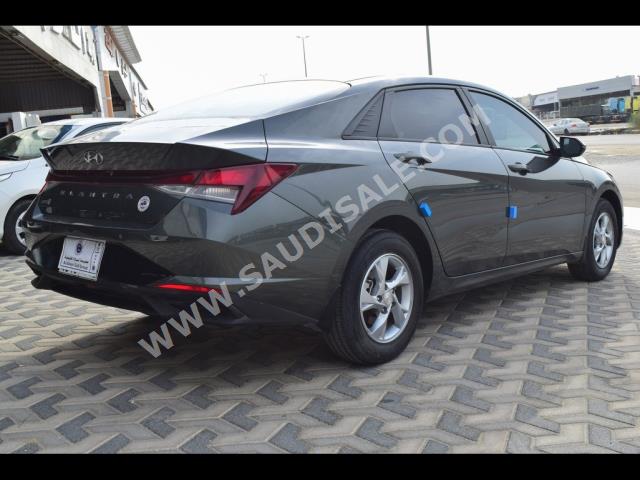 2021 هيونداي النترا