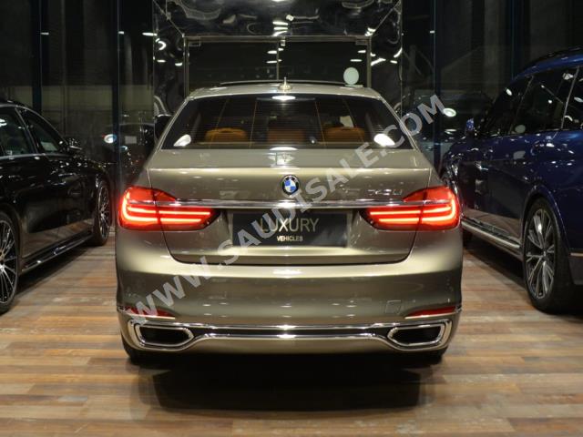 2017 بي ام دبليو الفئة السابعة 740 إل أي