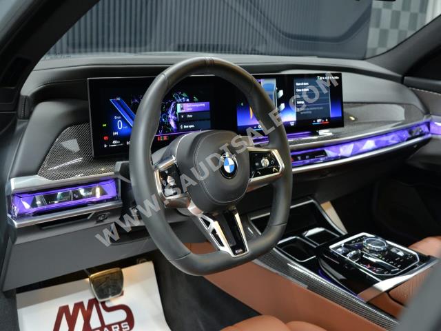 2017 بي ام دبليو الفئة السابعة 740 إل أي