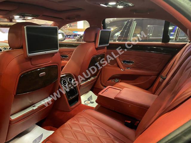 2015 بنتلي كونتيننتل فلاينج سبير