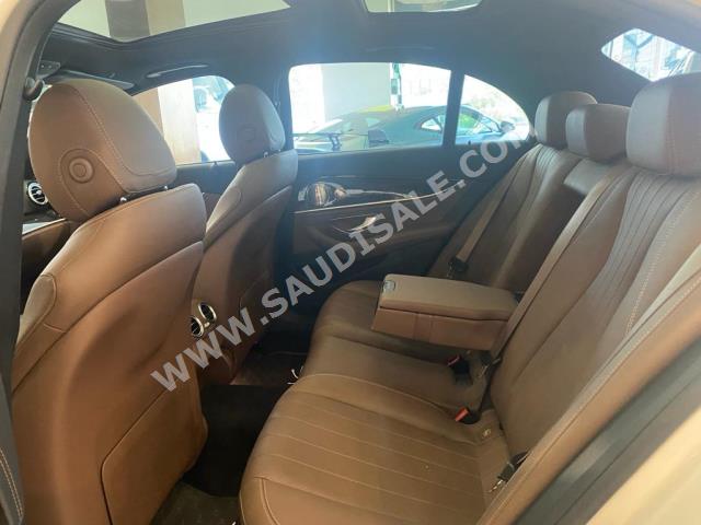 2021 مرسيدس - بنز إي 200 أي إم جي