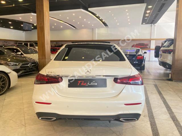 2021 مرسيدس - بنز إي 200 أي إم جي