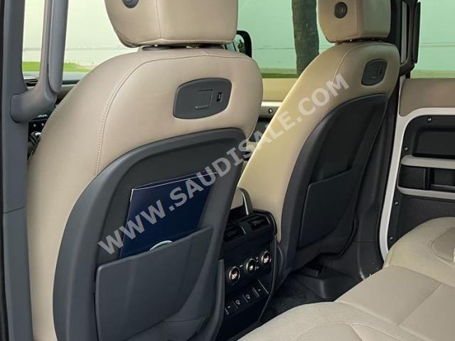 2021 لاند روفر ديفيندر اس اي