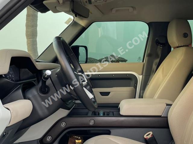 2021 لاند روفر ديفيندر اس اي