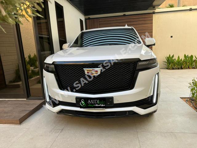 2021 كاديلاك اسكاليد سبورت