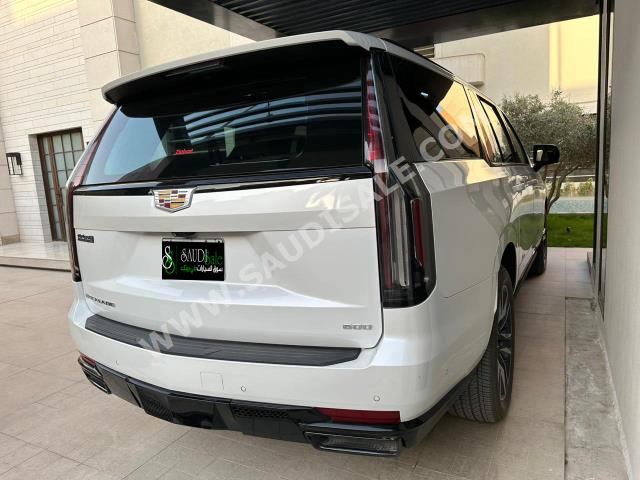2021 كاديلاك اسكاليد سبورت