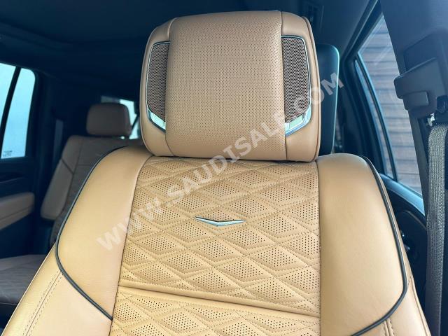 2021 كاديلاك اسكاليد سبورت