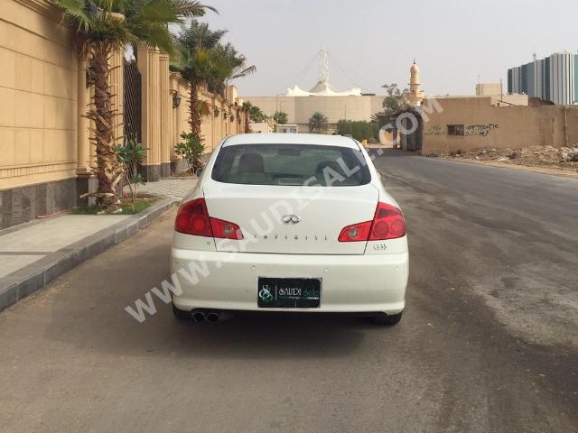2005 انفينيتي جي 35