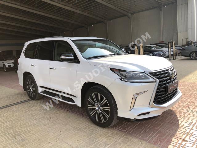 2021 لكزس إل إكس 570