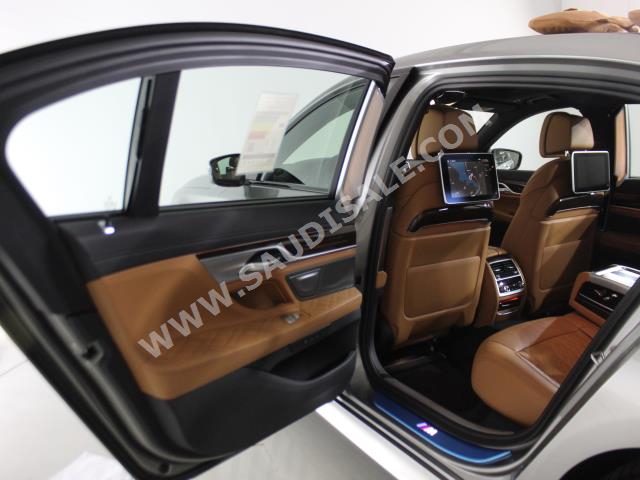 2022 بي ام دبليو الفئة السابعة 740 إل أي