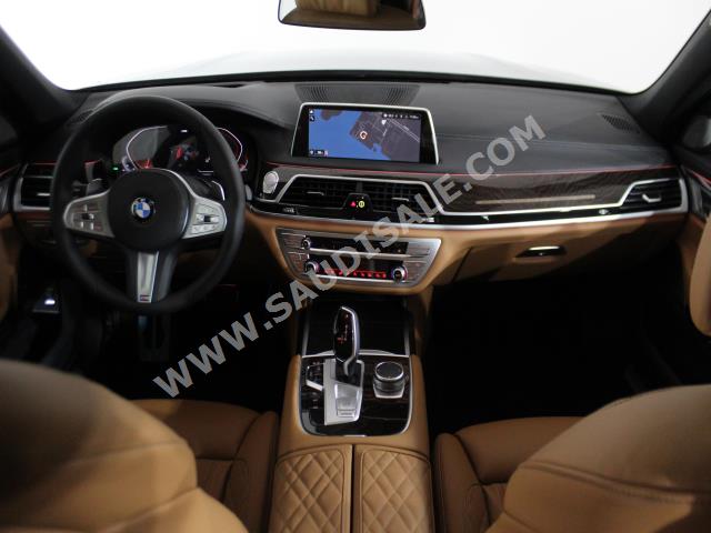 2022 بي ام دبليو الفئة السابعة 740 إل أي