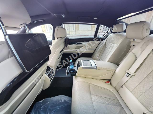 2020 بي ام دبليو الفئة السابعة 730 إل أي