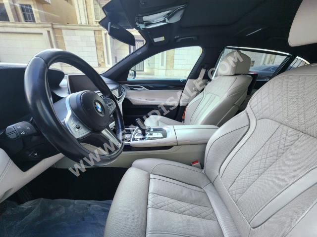 2020 بي ام دبليو الفئة السابعة 730 إل أي